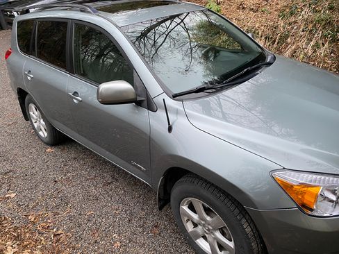 Used 2008 Toyota RAV4 Limited image 2