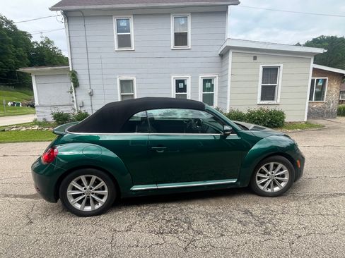 Used 2017 Volkswagen Beetle 1.8T SE FWD image 4