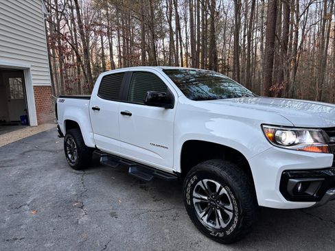 Used 2022 Chevrolet Colorado Z71 image 4
