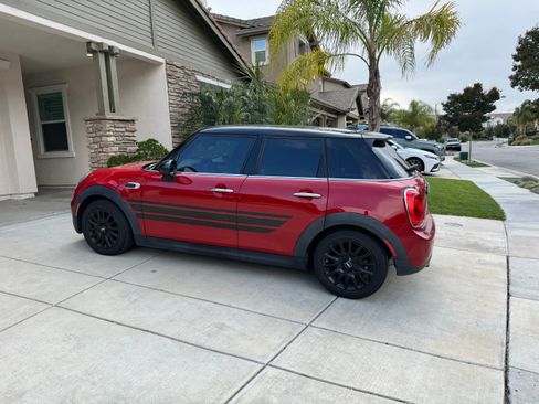 Used 2016 MINI Cooper 4-Door Hardtop FWD image 2