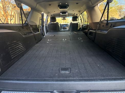 Used 2015 Cadillac Escalade ESV 4WD image 16