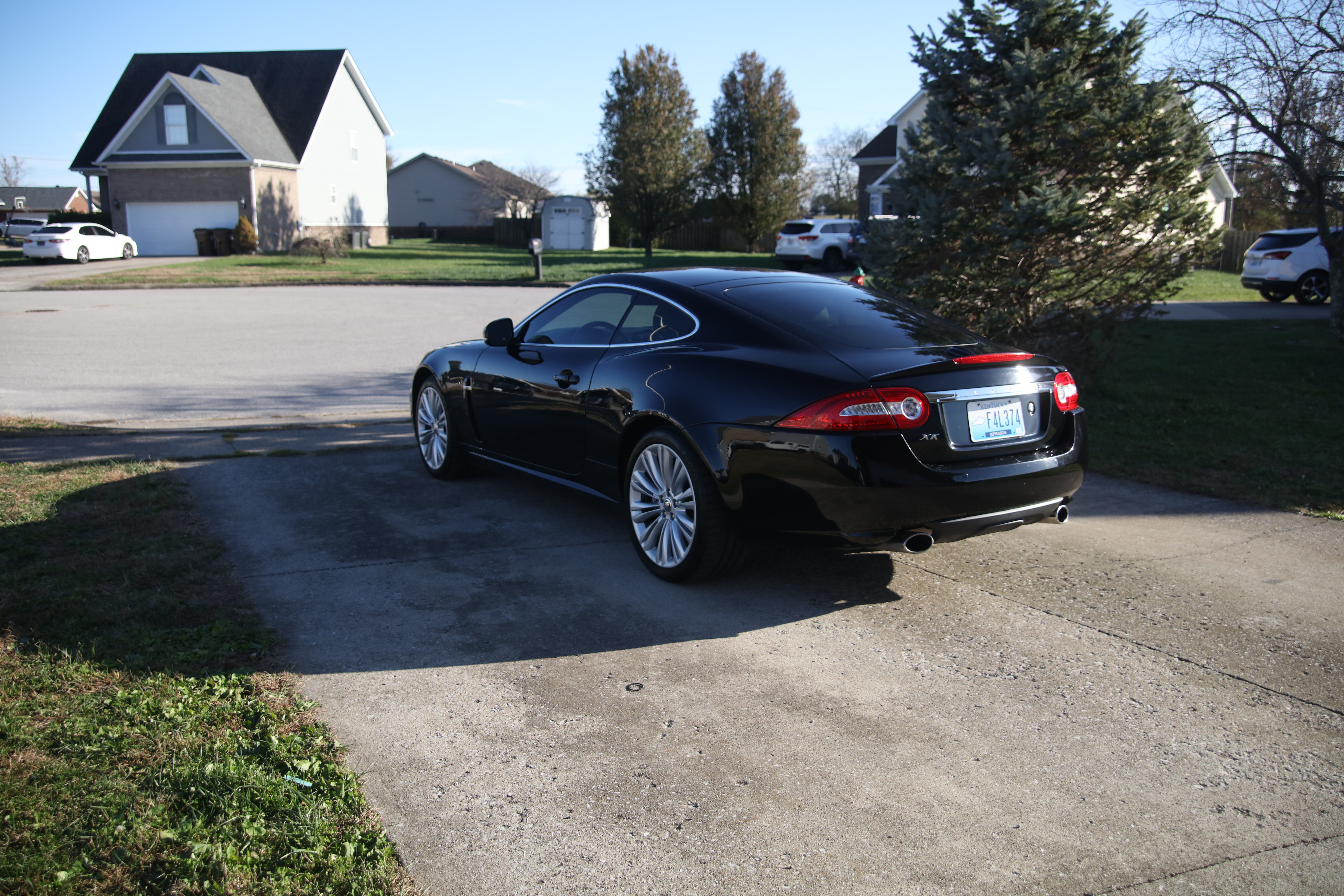 Used 2010 Jaguar XK Coupe RWD image 19