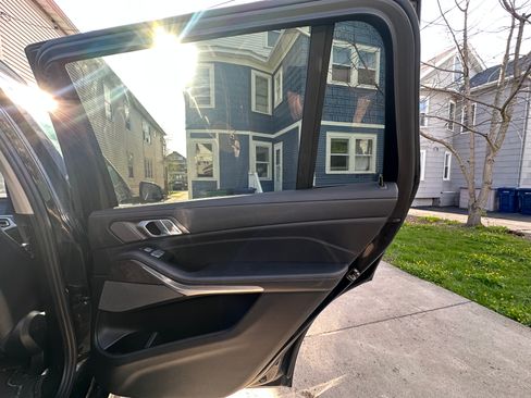 Used 2020 BMW X7 xDrive40i w/ Premium Package AWD/4WD image 8