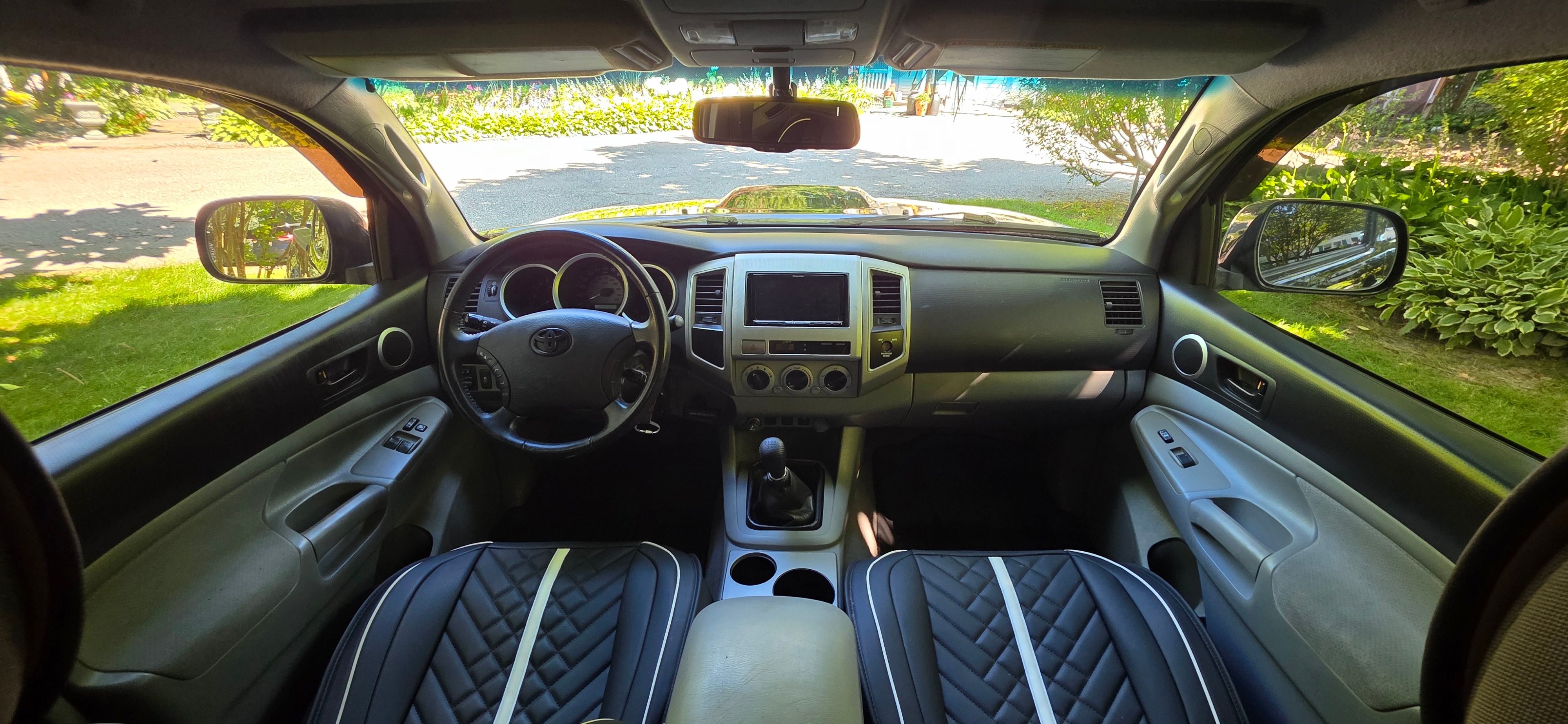 Used 2009 Toyota Tacoma X-Runner RWD image 13