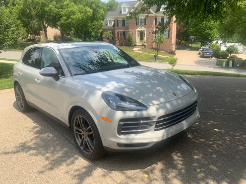 Used 2021 Porsche Cayenne S AWD/4WD image 4