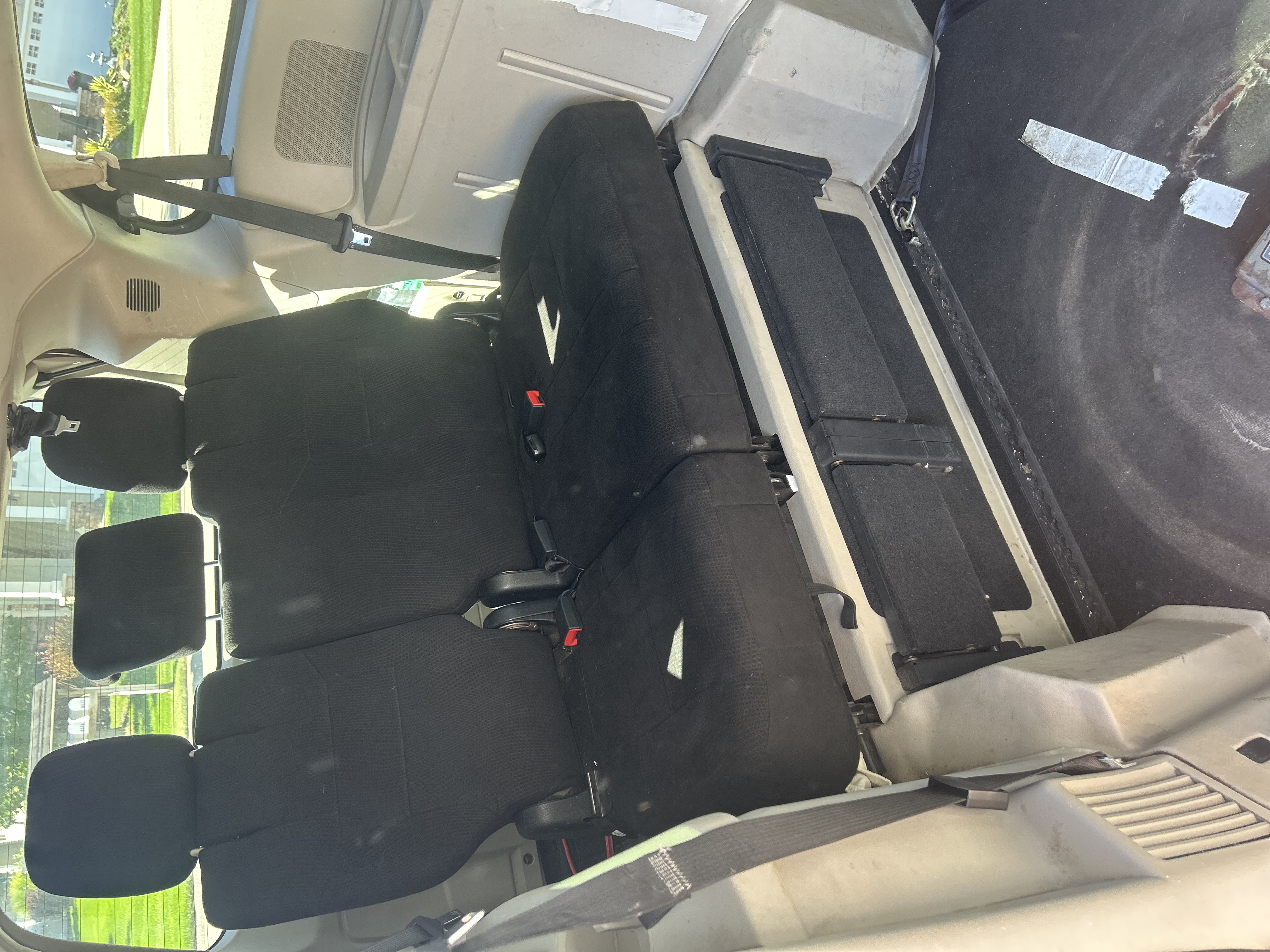 Used 2011 Dodge Grand Caravan Crew FWD image 8