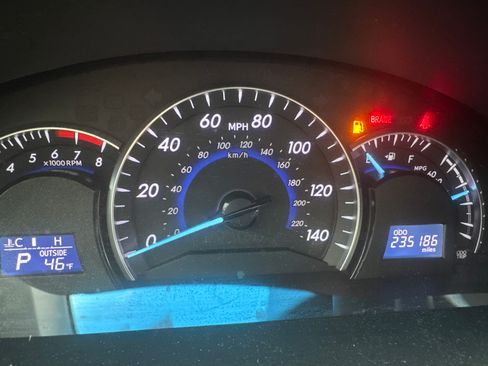 Used 2012 Toyota Camry XLE image 11