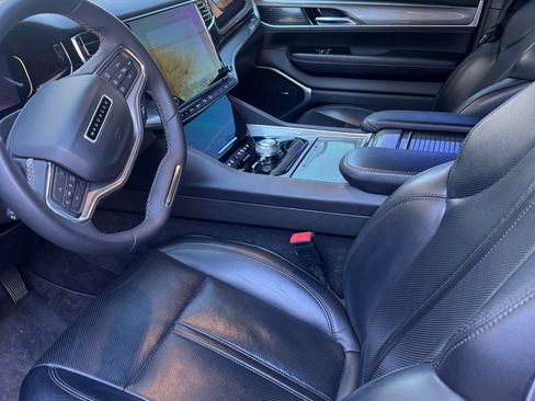 Used 2022 Jeep Wagoneer Series I image 4