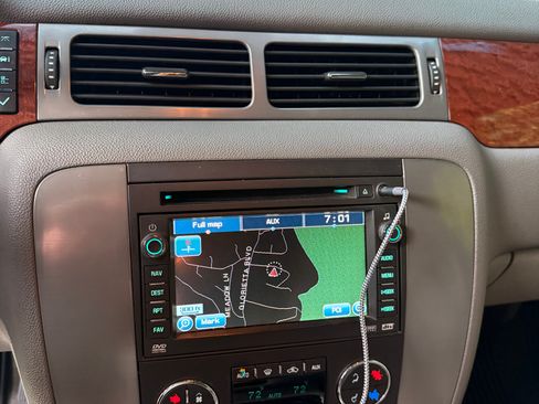 Used 2008 GMC Yukon XL SLT image 4