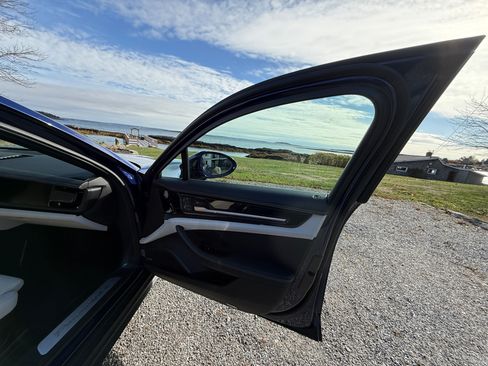 Used 2024 Porsche Panamera 4 image 23