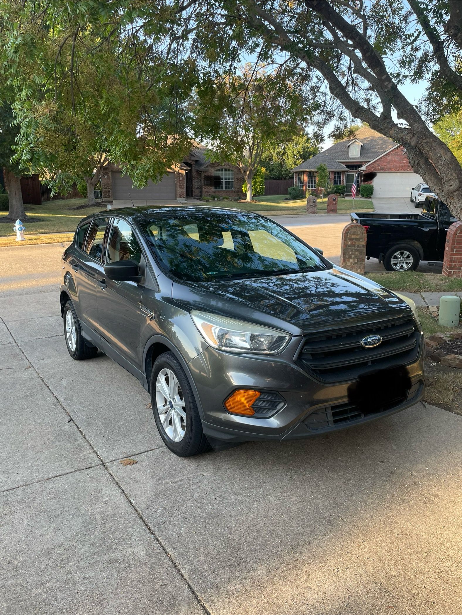 Used 2017 Ford Escape S FWD image 1