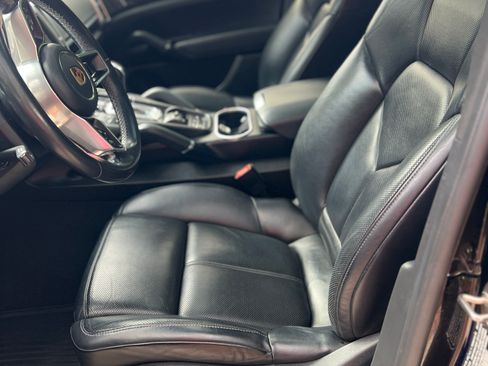 Used 2016 Porsche Cayenne image 18