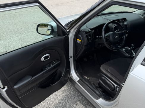 Used 2019 Kia Soul FWD image 15