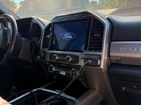 Used 2022 Ford F450 Platinum image 11