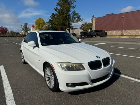 Used 2009 BMW 328i 328i Sedan 4D image 2