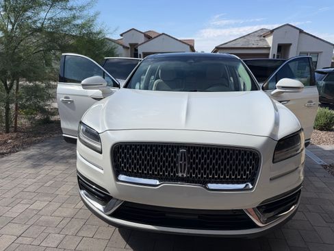 Used 2020 Lincoln Nautilus Reserve FWD image 15