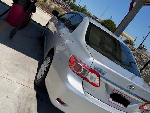 Used 2013 Toyota Corolla LE FWD image 4