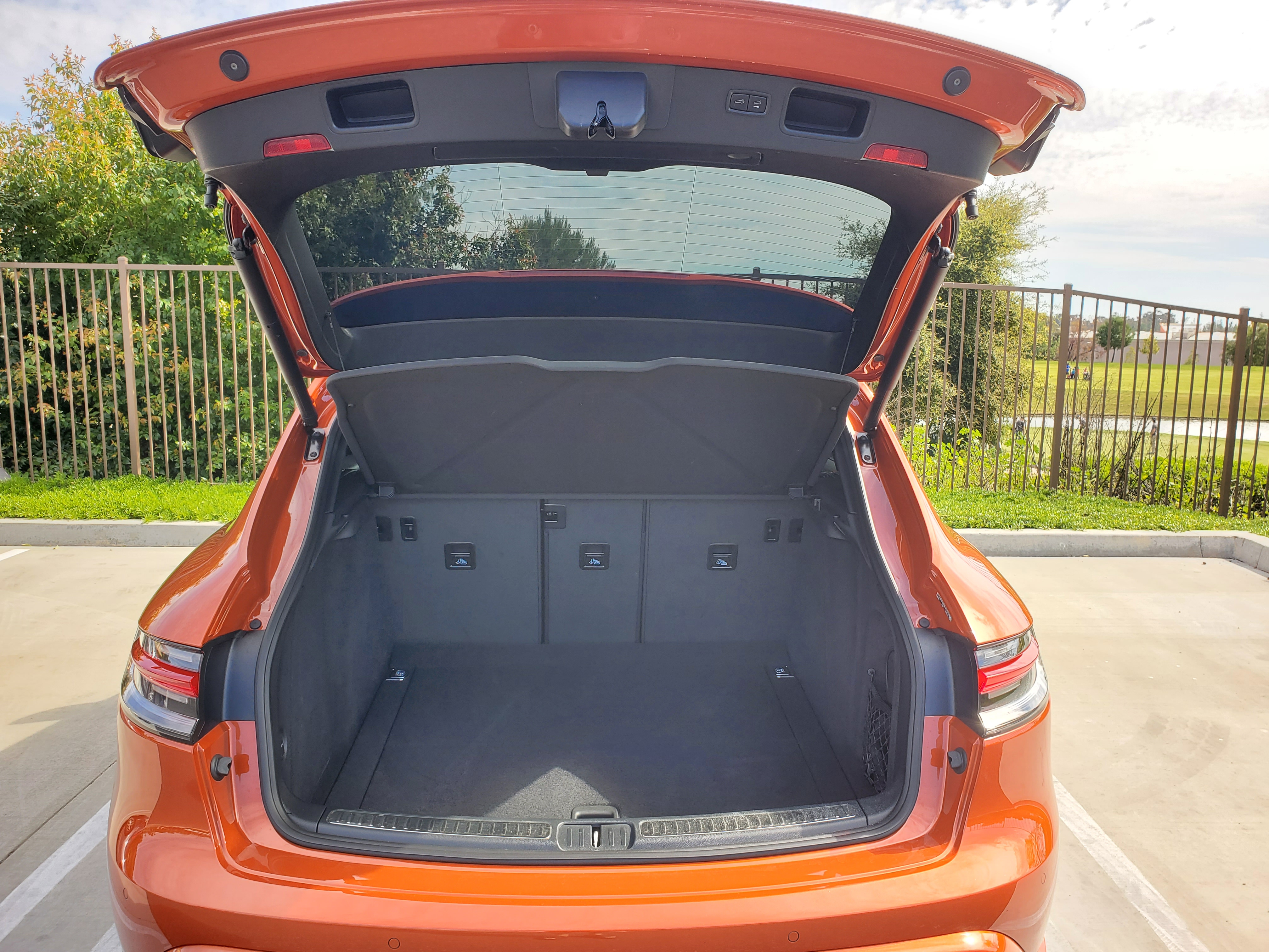 Used 2022 Porsche Macan S AWD/4WD image 10