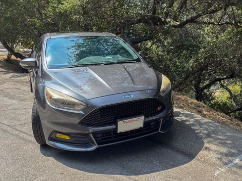 Used 2016 Ford Focus ST w/ Equipment Group 402A image 5