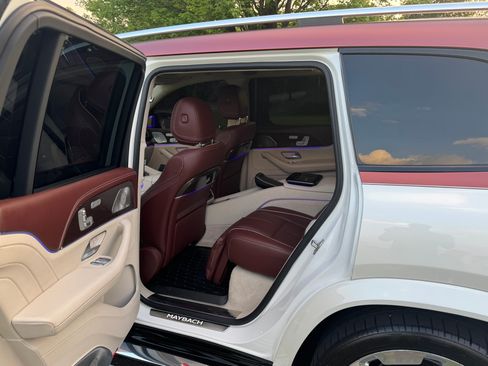 Used 2023 Mercedes-Benz Maybach GLS 600 4MATIC image 28