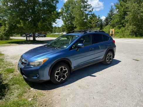 Used 2014 Subaru Crosstrek 2.0i Premium AWD/4WD image 2
