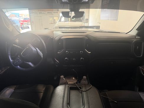 Used 2022 GMC Sierra 2500 Denali w/ Denali Ultimate Package AWD/4WD image 11
