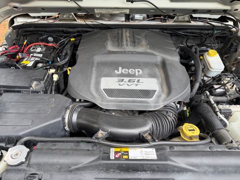 Used 2012 Jeep Wrangler Sport AWD/4WD image 10