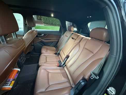 Used 2019 Audi Q7 3.0T Premium w/ Convenience Package AWD/4WD image 9