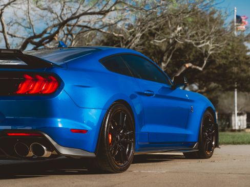 Used 2022 Ford Mustang Shelby GT500 w/ Technology Package image 9