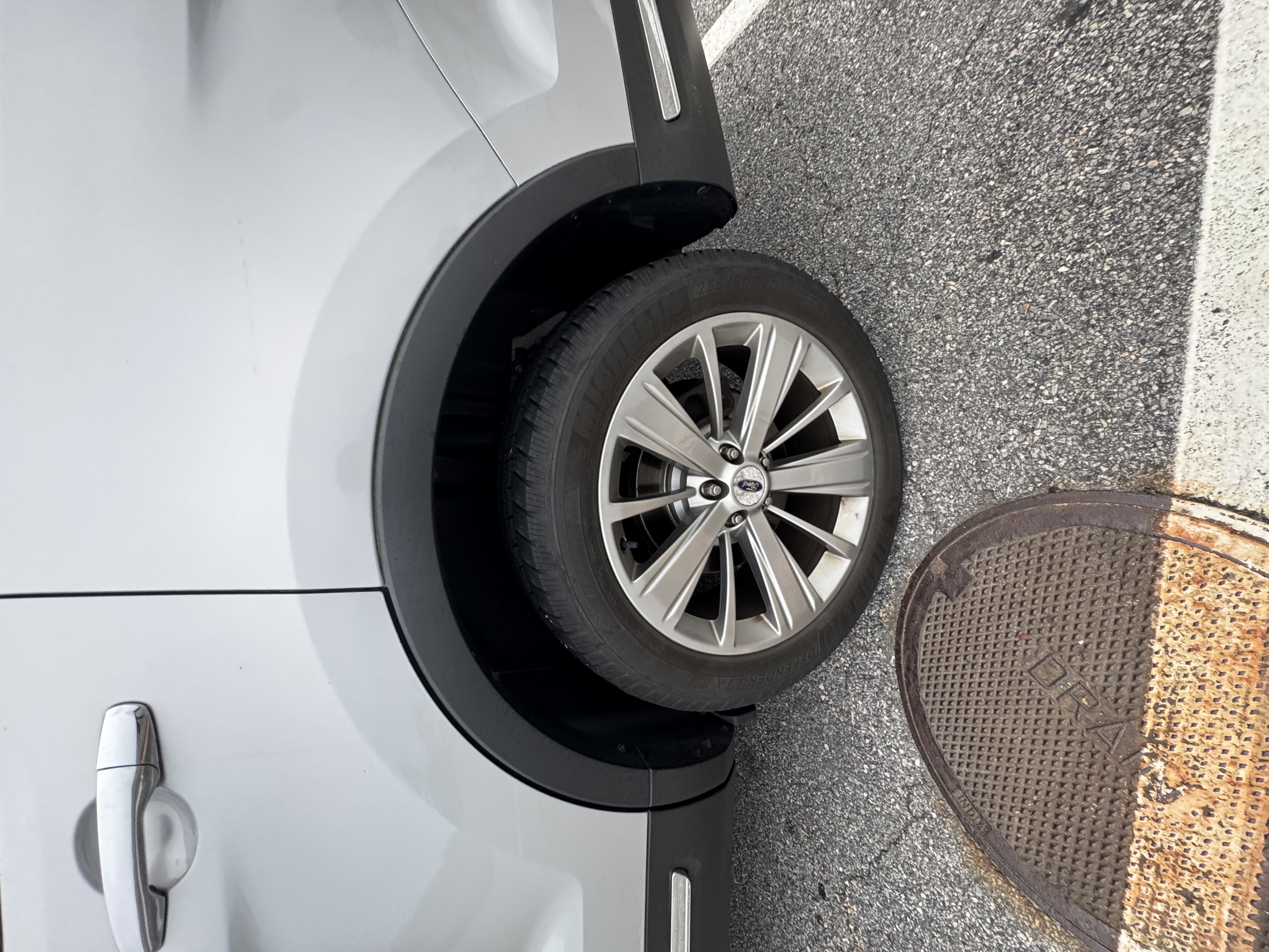 Used 2018 Ford Explorer Limited AWD/4WD image 12