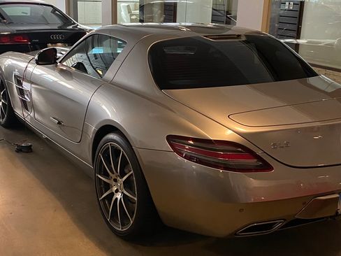 Used 2011 Mercedes-Benz SLS AMG Coupe image 9