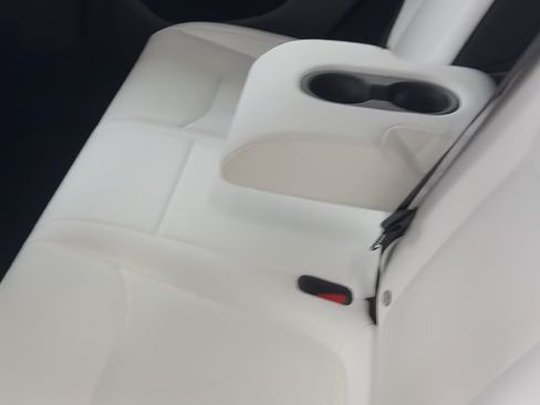 Used 2026 Tesla Model Y Long Range image 9