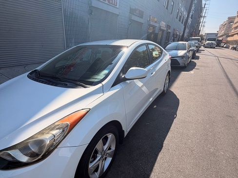 Used 2013 Hyundai Elantra GLS w/ Preferred Pkg FWD image 2