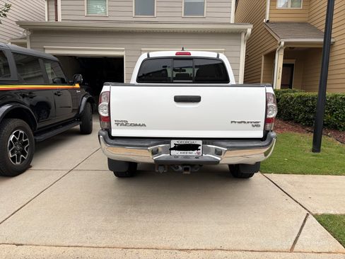 Used 2015 Toyota Tacoma PreRunner w/ TRD Off-Road Package RWD image 4