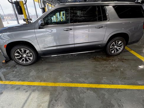 Used 2021 Chevrolet Suburban LS image 20