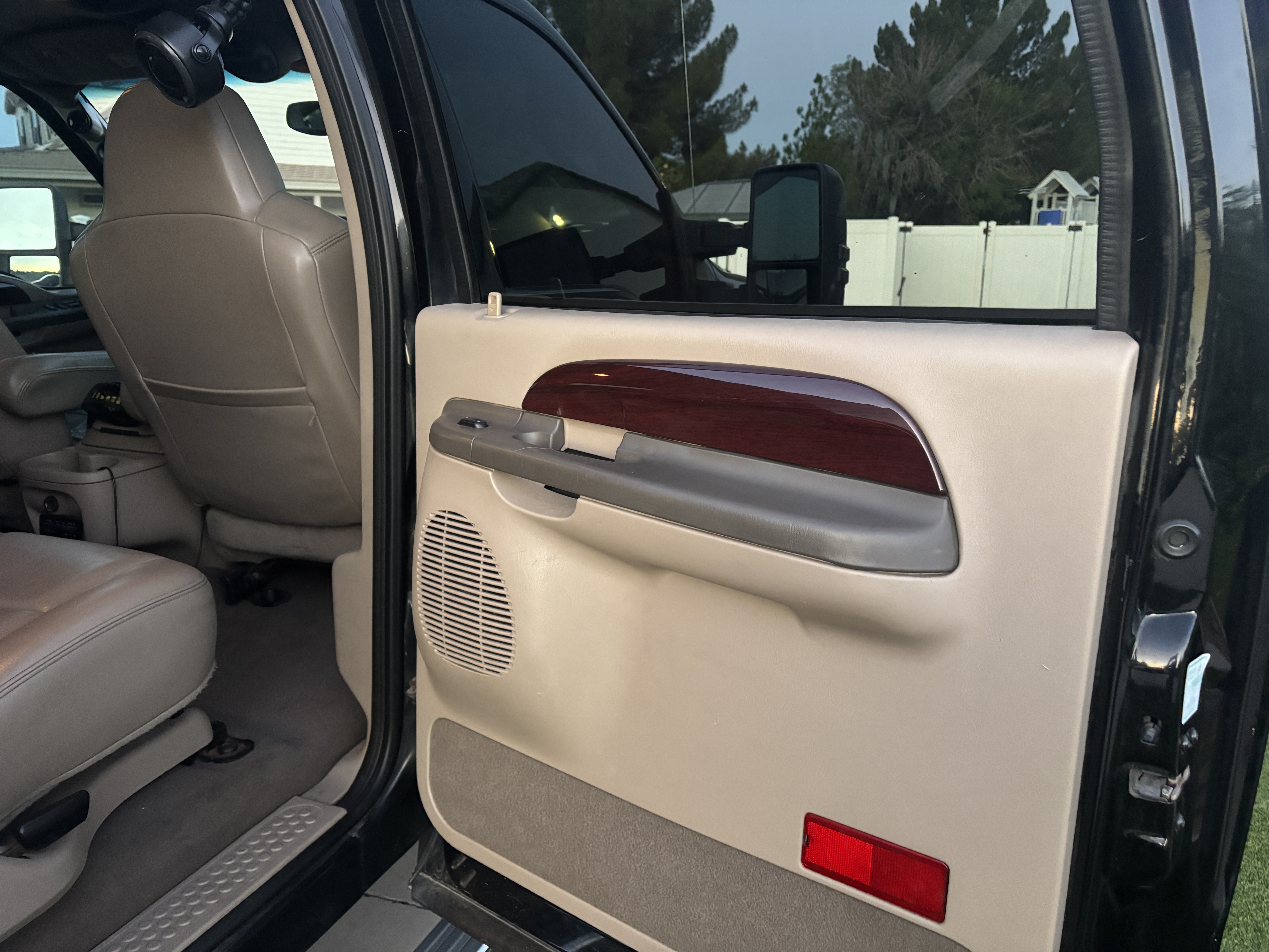Used 2004 Ford Excursion Limited AWD/4WD image 14