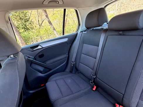 Used 2014 Volkswagen Golf 4-Door FWD image 16