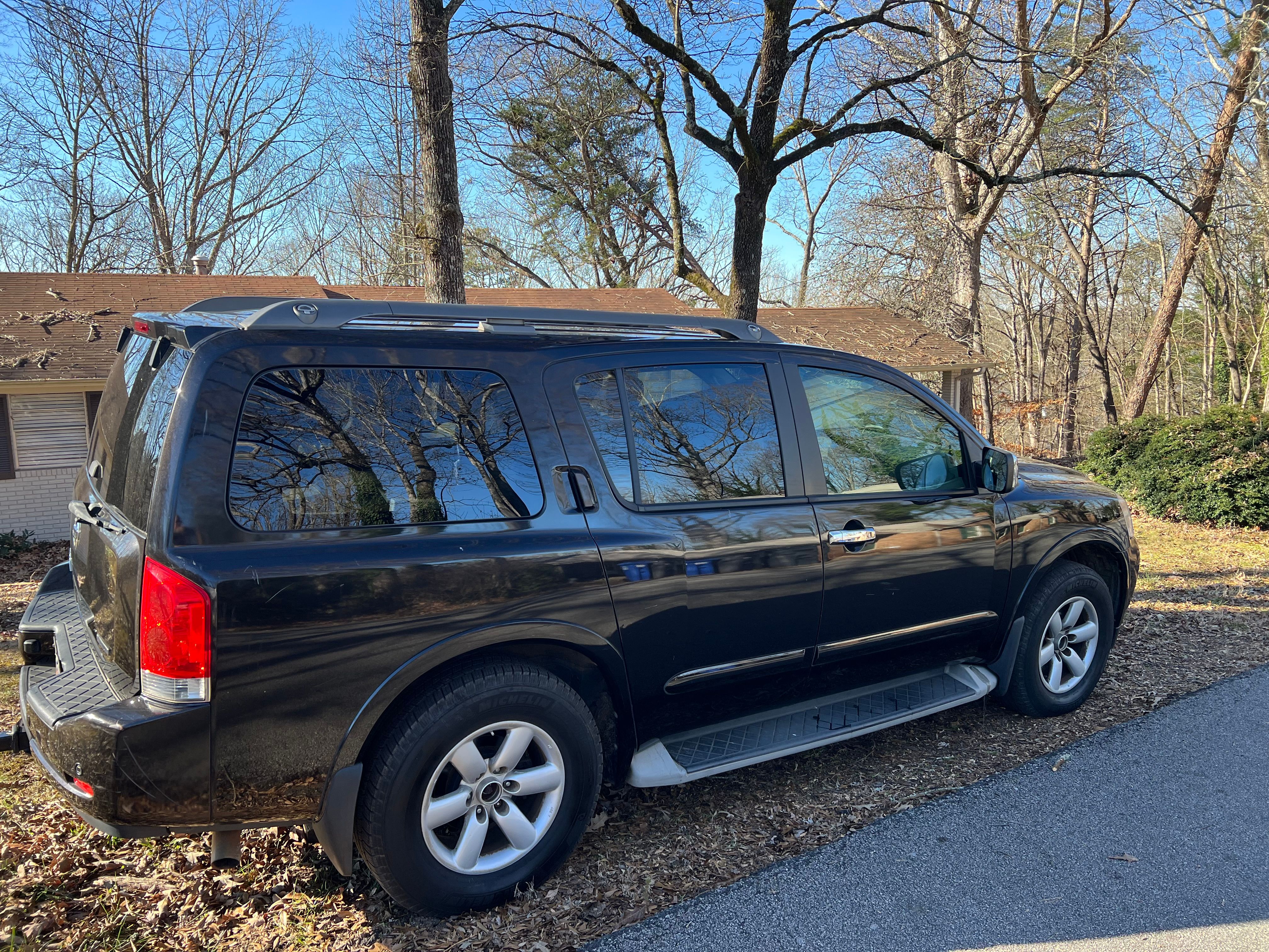 Used 2012 Nissan Armada SV RWD image 3
