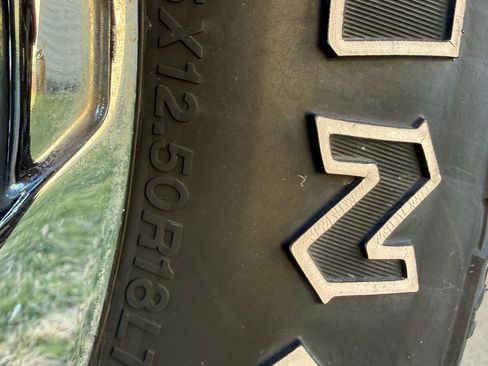 Used 2013 Toyota Tundra SR5 w/ SR5 Pkg image 11