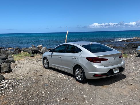Used 2020 Hyundai Elantra SEL w/ Cargo Package (C1) FWD image 9