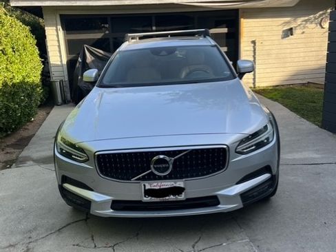 Used 2020 Volvo V90 T6 Cross Country AWD/4WD image 10