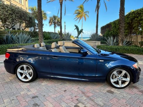 Used 2011 BMW 135i Convertible RWD image 12