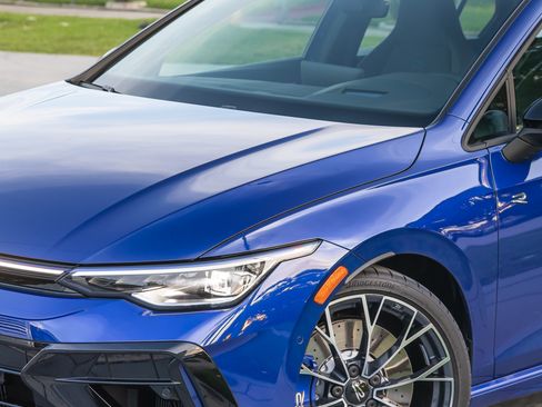 Used 2025 Volkswagen Golf w/ Euro Style Package image 14