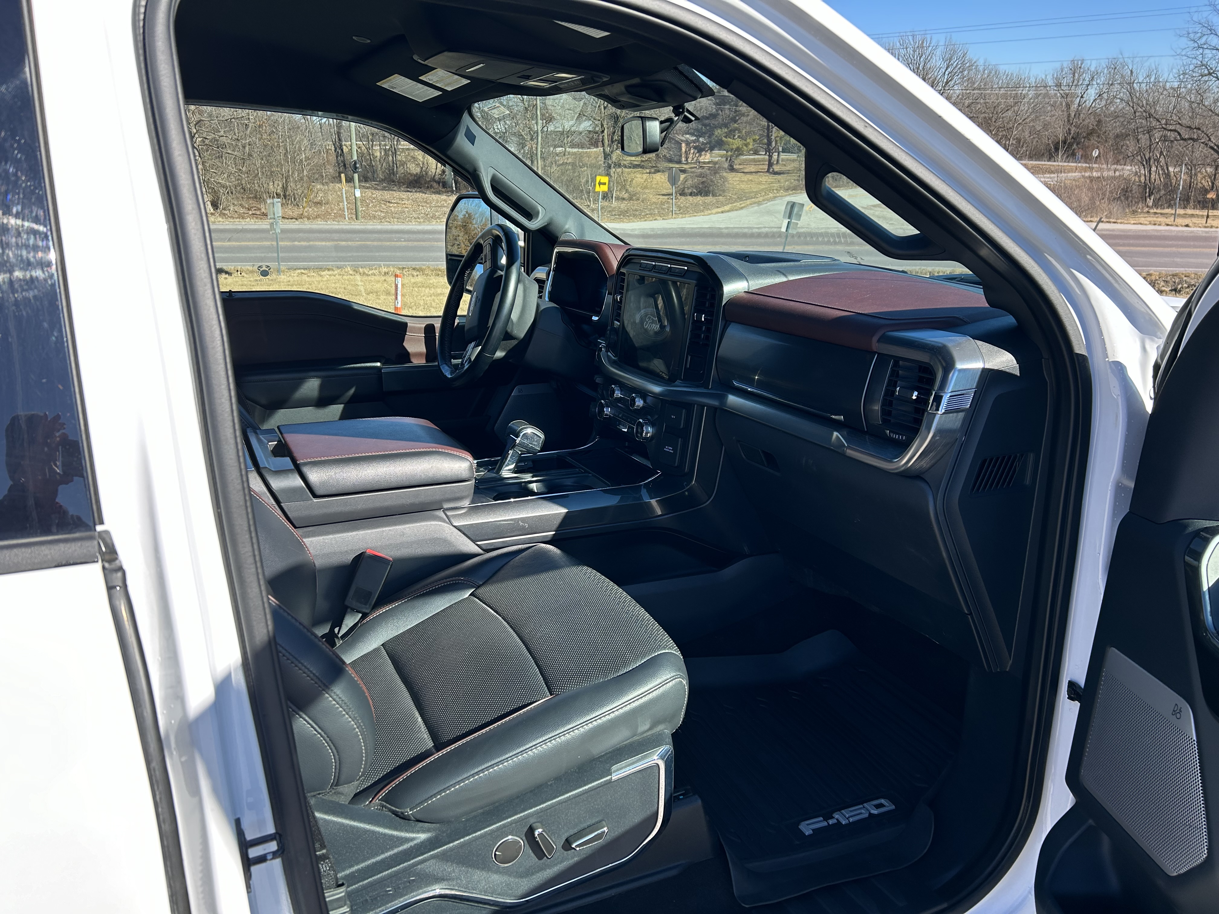 Used 2022 Ford F150 Lariat w/ Equipment Group 502A High AWD/4WD image 8