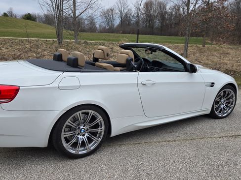 Used 2009 BMW M3 Convertible image 2