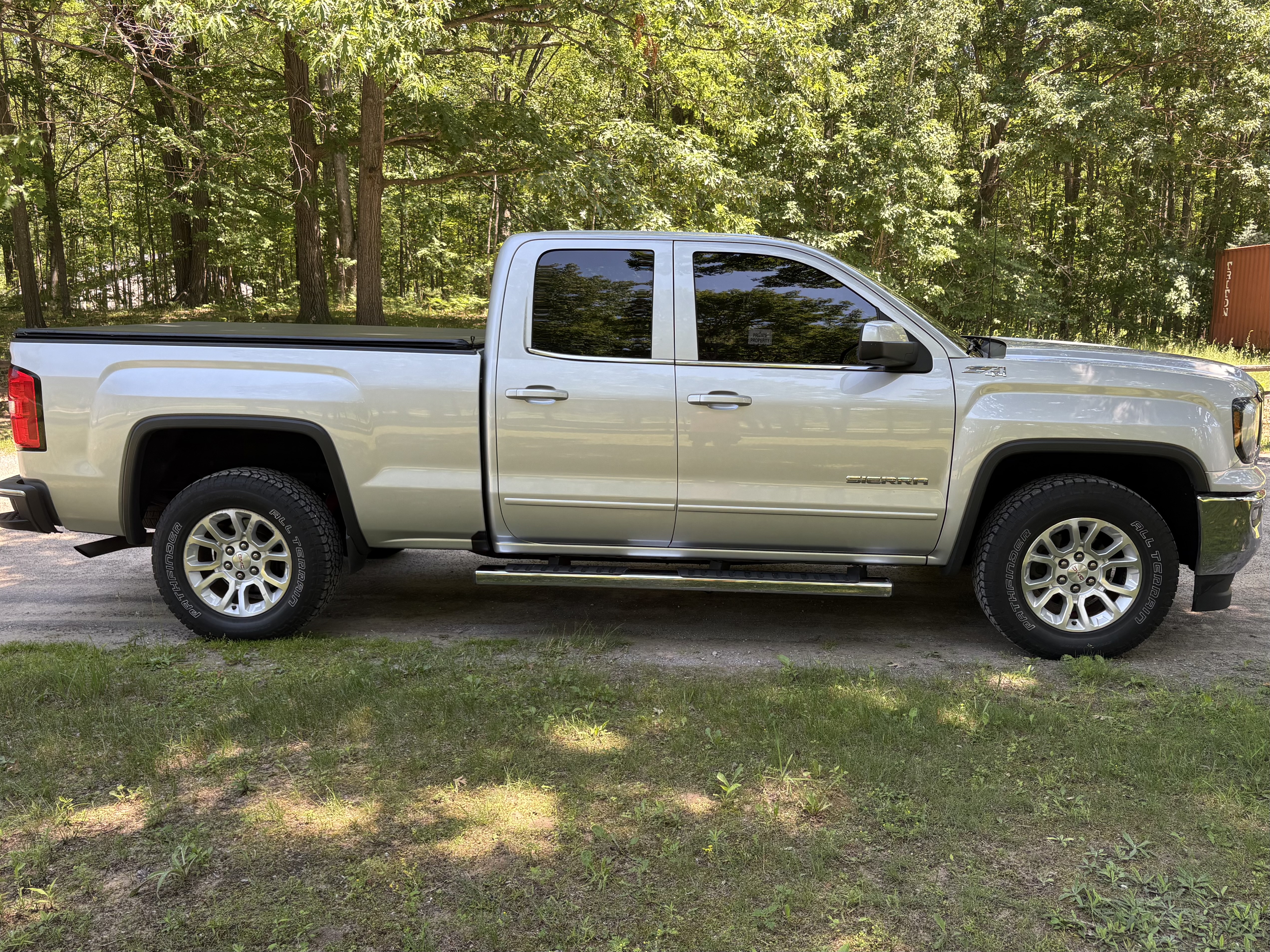 Used 2019 GMC Sierra 1500 SLE w/ SLE Value Package AWD/4WD image 1