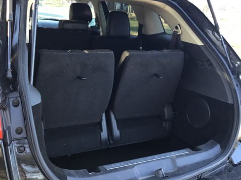 Used 2013 Lincoln MKT AWD image 1