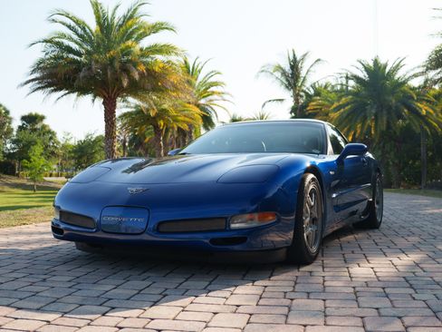 Used 2003 Chevrolet Corvette Z06 w/ Memory Package, 3 Drivers RWD image 2