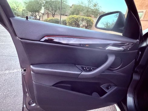 Used 2018 BMW X1 sDrive28i image 9