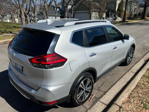 Used 2017 Nissan Rogue SL w/ SL Premium Package image 8